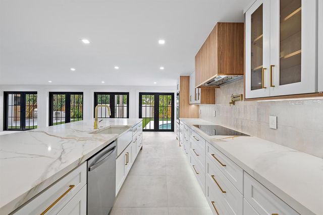 391 W Riverside Drive, Tequesta, FL 33469