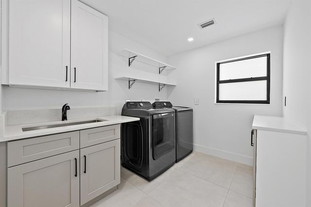 391 W Riverside Drive, Tequesta, FL 33469