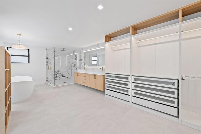 391 W Riverside Drive, Tequesta, FL 33469
