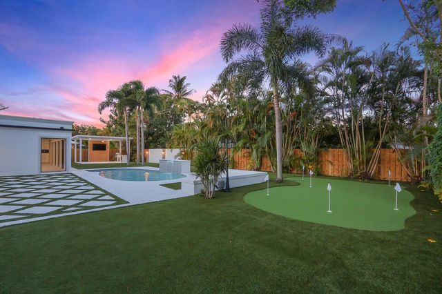 391 W Riverside Drive, Tequesta, FL 33469
