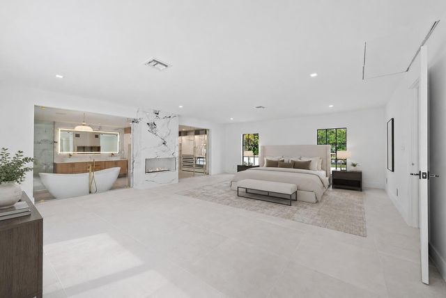 391 W Riverside Drive, Tequesta, FL 33469