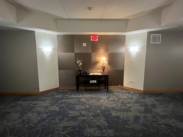 40 E Northwest Highway 202, Mount Prospect, IL 60056