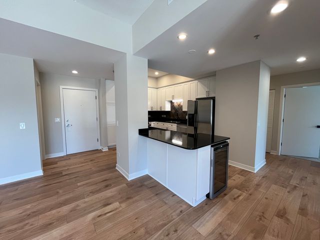 40 E Northwest Highway 202, Mount Prospect, IL 60056