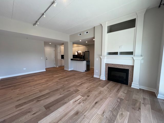 40 E Northwest Highway 202, Mount Prospect, IL 60056