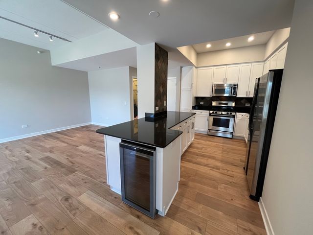40 E Northwest Highway 202, Mount Prospect, IL 60056