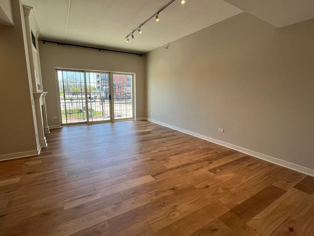 40 E Northwest Highway 202, Mount Prospect, IL 60056