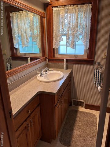 4173 Williams Street, Dearborn Heights, MI 48125