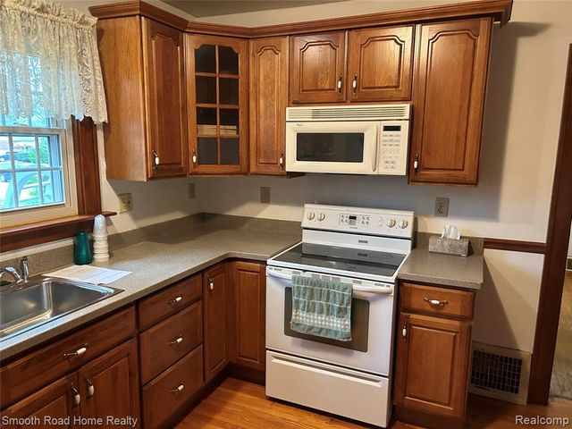 4173 Williams Street, Dearborn Heights, MI 48125