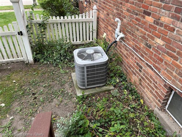 4173 Williams Street, Dearborn Heights, MI 48125