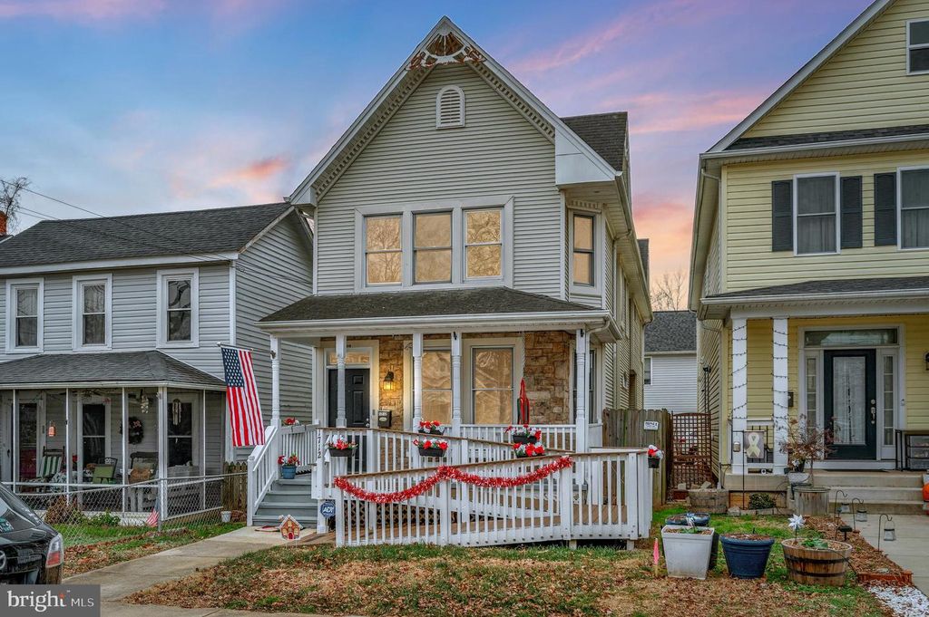 1712 WASHINGTON AVE, Fredericksburg, VA 22401