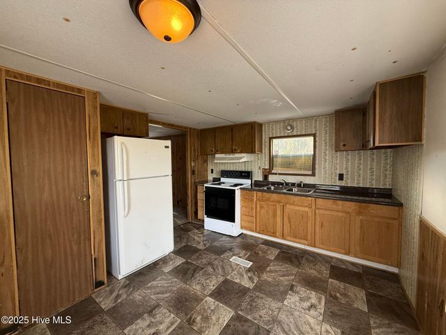 631 Holly Shelter Road 4, Jacksonville, NC 28540