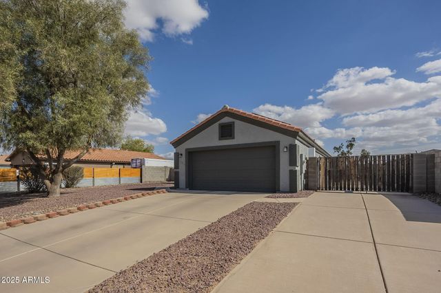 14815 S PADRES Road, Arizona City, AZ 85123