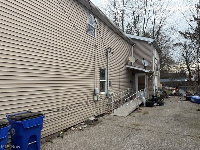 3289 W 61st Street, Cleveland, OH 44102