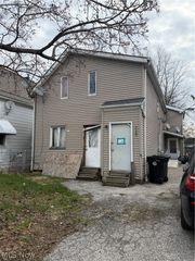 3289 W 61st Street, Cleveland, OH 44102