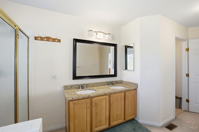 2585 Hingham Lane, Centerville, OH 45459