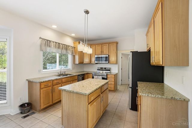 2585 Hingham Lane, Centerville, OH 45459