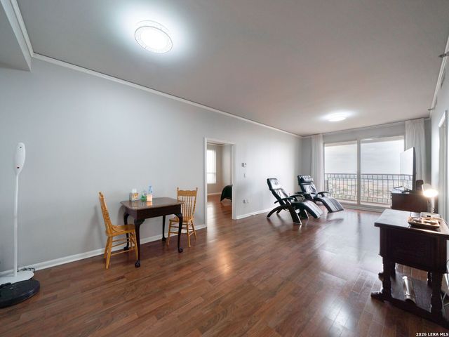 1 Towers Park Ln Apt 1208, San Antonio, TX 78209