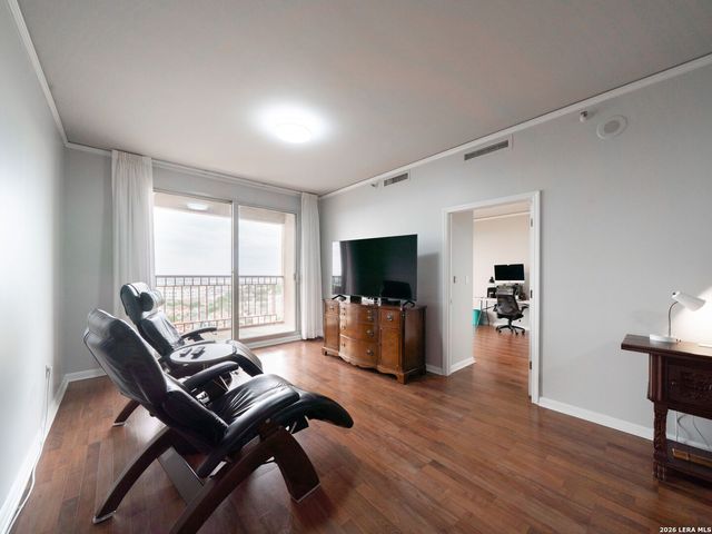 1 Towers Park Ln Apt 1208, San Antonio, TX 78209