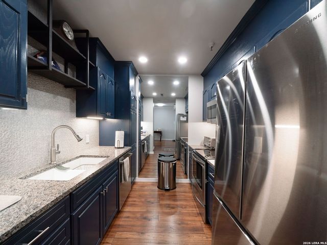 1 Towers Park Ln Apt 1208, San Antonio, TX 78209