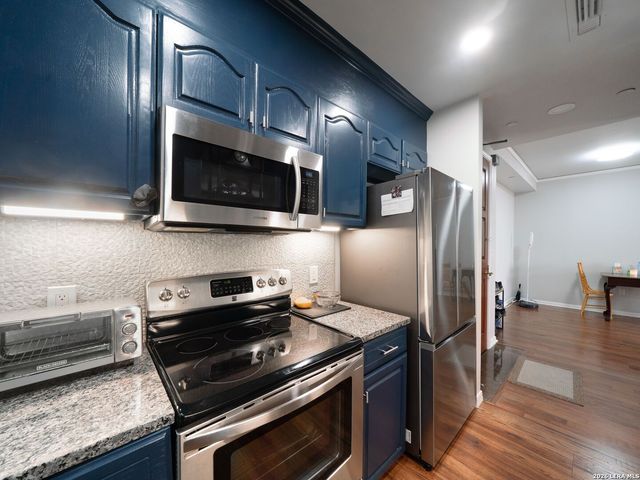 1 Towers Park Ln Apt 1208, San Antonio, TX 78209
