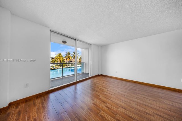 2841 NE 163rd Street 215, North Miami Beach, FL 33160