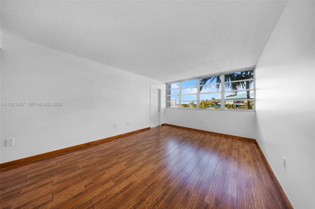2841 NE 163rd Street 215, North Miami Beach, FL 33160