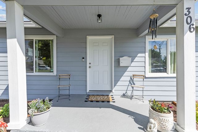 306 26th Avenue, Longview, WA 98632