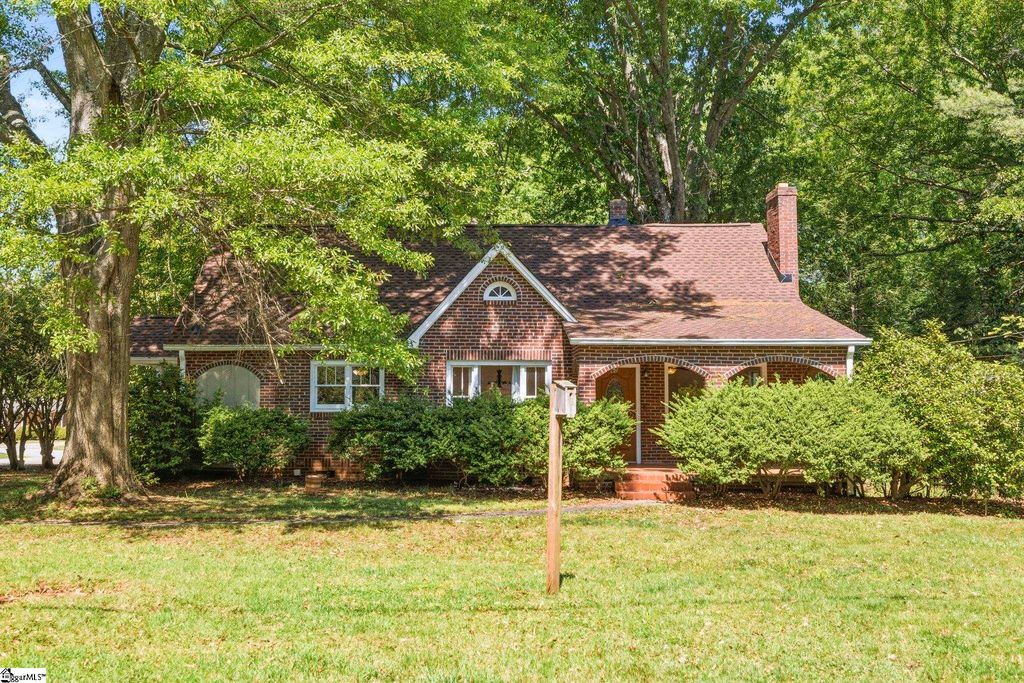 60 Long Forest Drive, Greenville, SC 29617