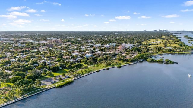 313 N 16TH Avenue N, Lake Worth Beach, FL 33460