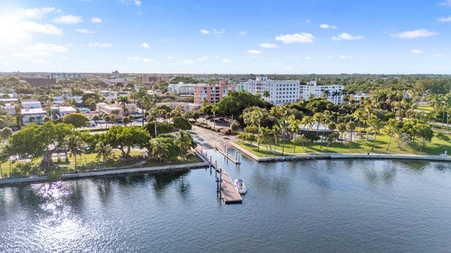 313 N 16TH Avenue N, Lake Worth Beach, FL 33460