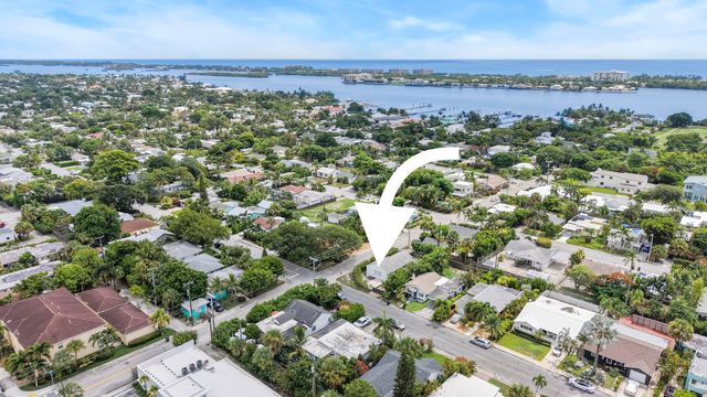 313 N 16TH Avenue N, Lake Worth Beach, FL 33460