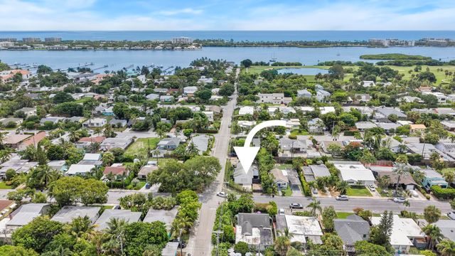 313 N 16TH Avenue N, Lake Worth Beach, FL 33460