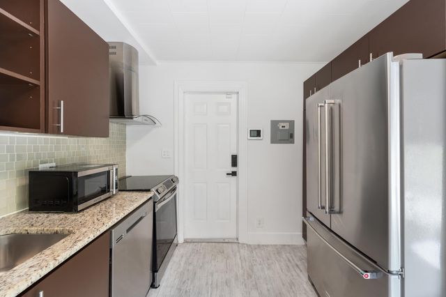 313 N 16TH Avenue N, Lake Worth Beach, FL 33460