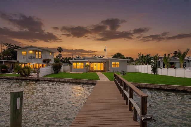 708 SUNSET COVE, Madeira Beach, FL 33708