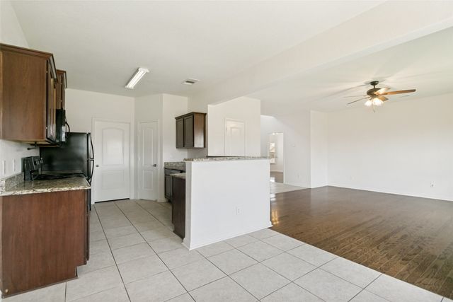 215 SILVERLEAF Drive, Princeton, TX 75407