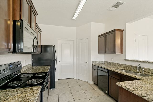 215 SILVERLEAF Drive, Princeton, TX 75407