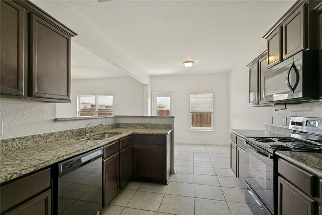 215 SILVERLEAF Drive, Princeton, TX 75407