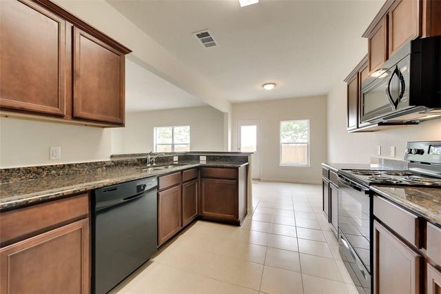 215 SILVERLEAF Drive, Princeton, TX 75407