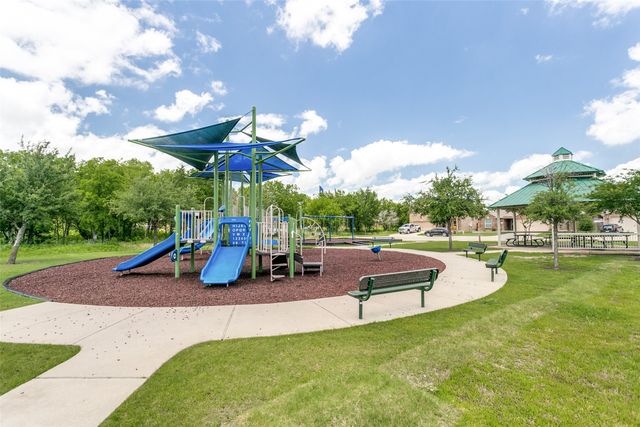 215 SILVERLEAF Drive, Princeton, TX 75407