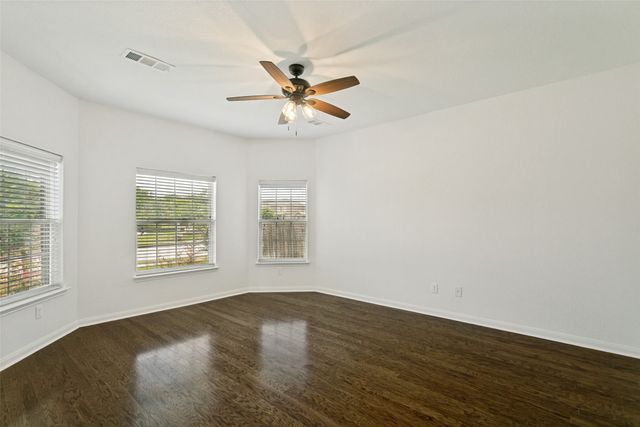 215 SILVERLEAF Drive, Princeton, TX 75407