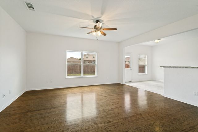 215 SILVERLEAF Drive, Princeton, TX 75407