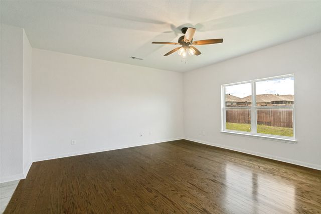 215 SILVERLEAF Drive, Princeton, TX 75407