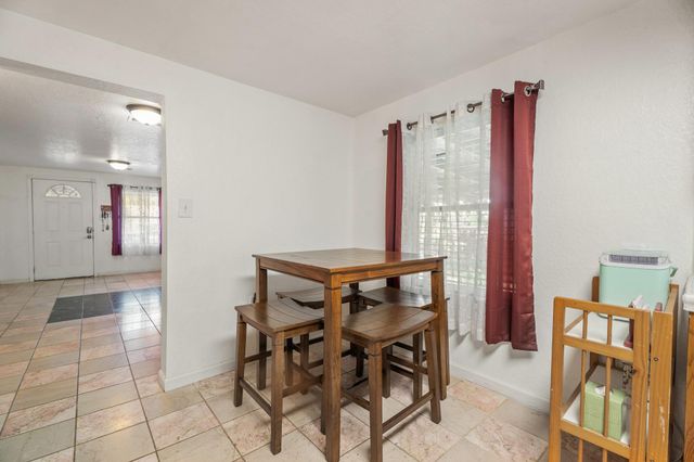 4514 E 24th E Street, Dickinson, TX 77539