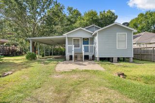 4514 E 24th E Street, Dickinson, TX 77539