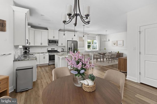 6 BUCK LN, Mount Laurel, NJ 08054