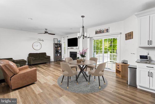 6 BUCK LN, Mount Laurel, NJ 08054