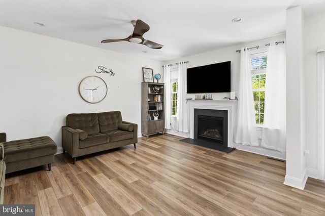 6 BUCK LN, Mount Laurel, NJ 08054