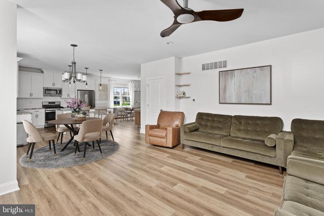 6 BUCK LN, Mount Laurel, NJ 08054