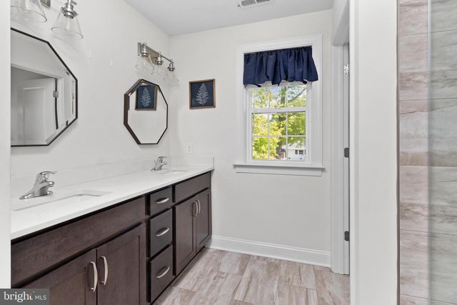 6 BUCK LN, Mount Laurel, NJ 08054