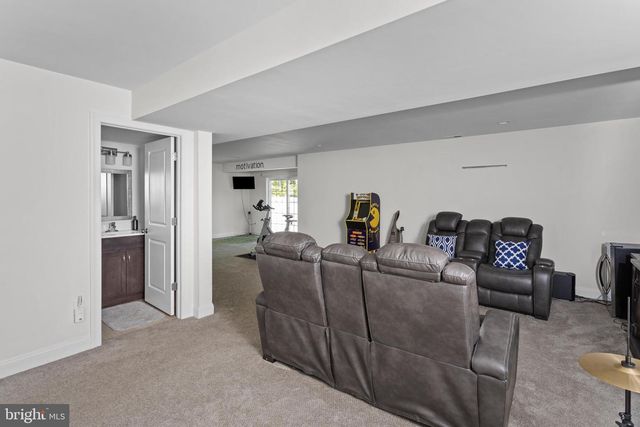 6 BUCK LN, Mount Laurel, NJ 08054